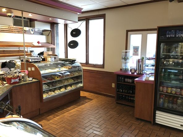 Traub's Bakery: 1020 Lincoln Avenue, Prospect Park, PA 19076
